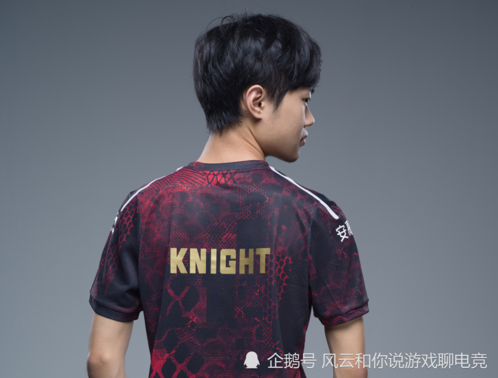 包含英雄联盟明星选手受伤退赛，引发热议的词条