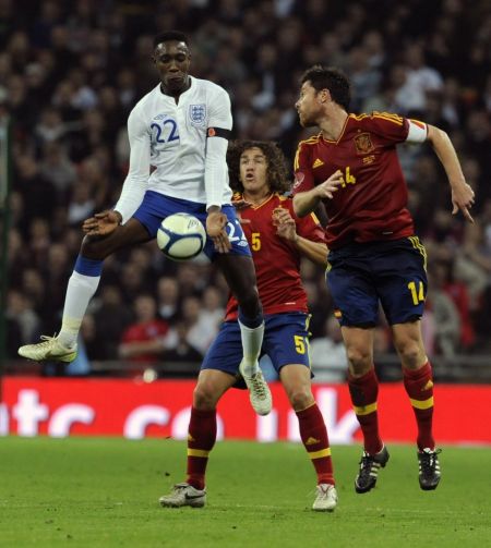 巴西完胜英格兰，皮克扛起全队