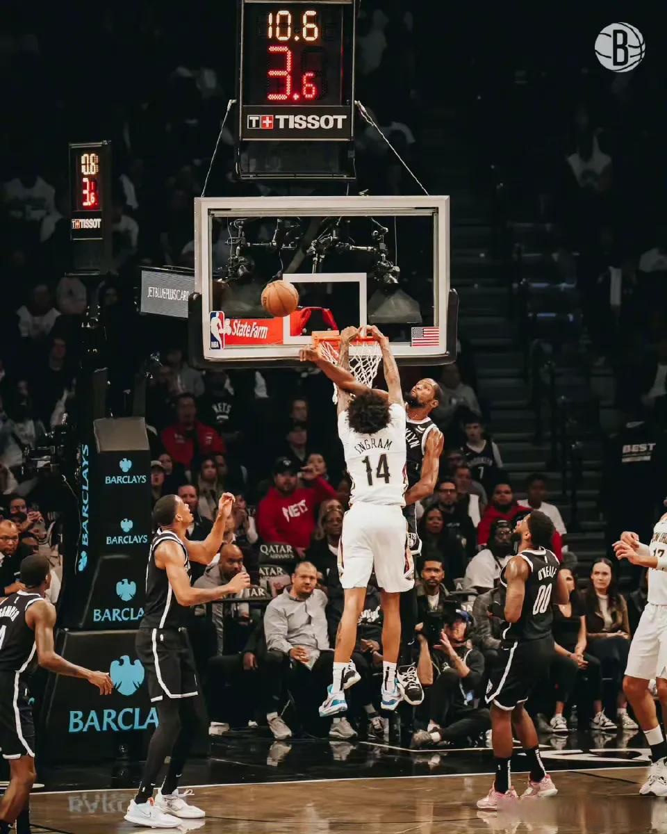 江苏队完胜鹈鹕，杜兰特点燃赛场