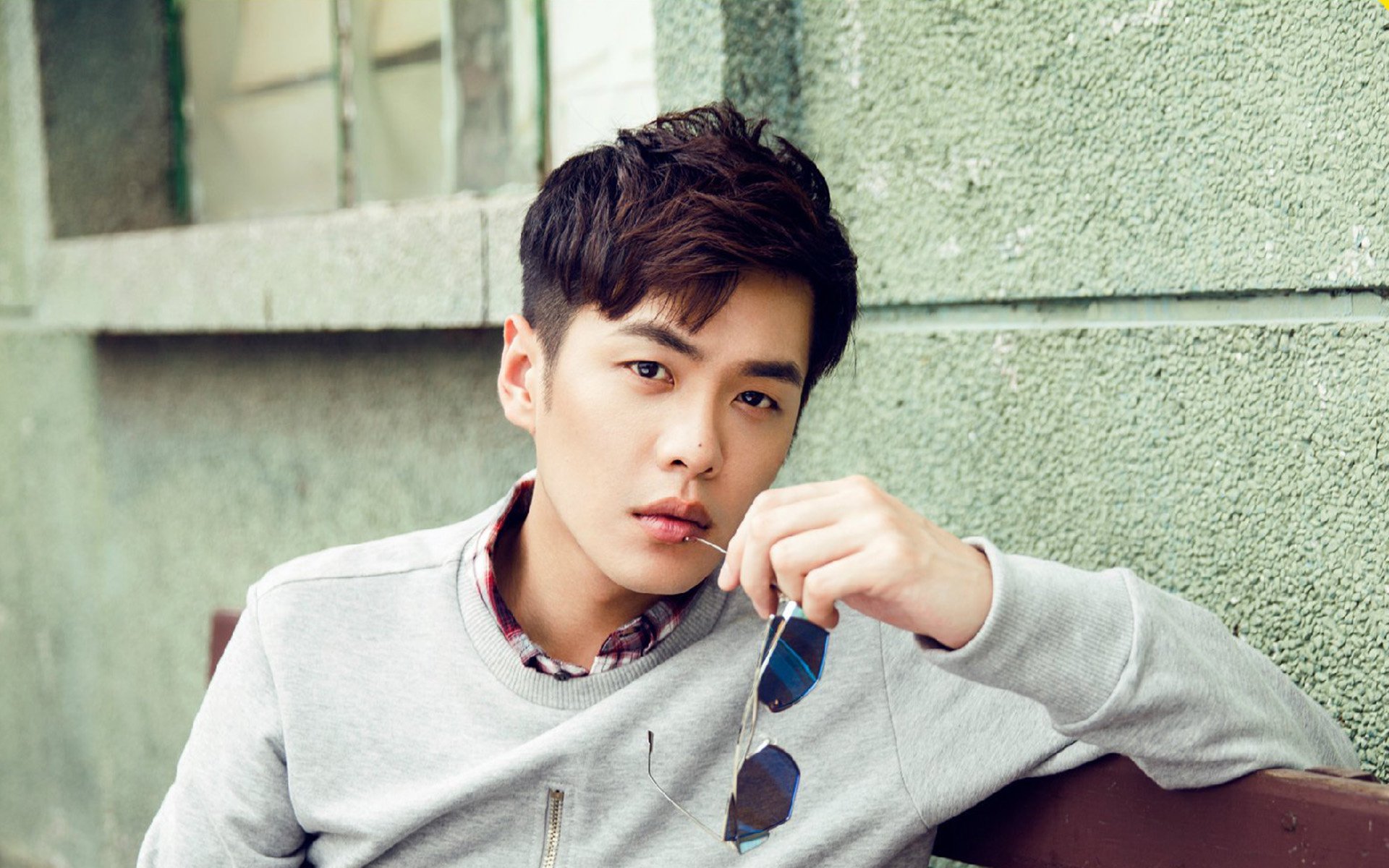 绿茵圣殿与蓝调诗人,哈利伯顿在欧冠之夜的跨界交响