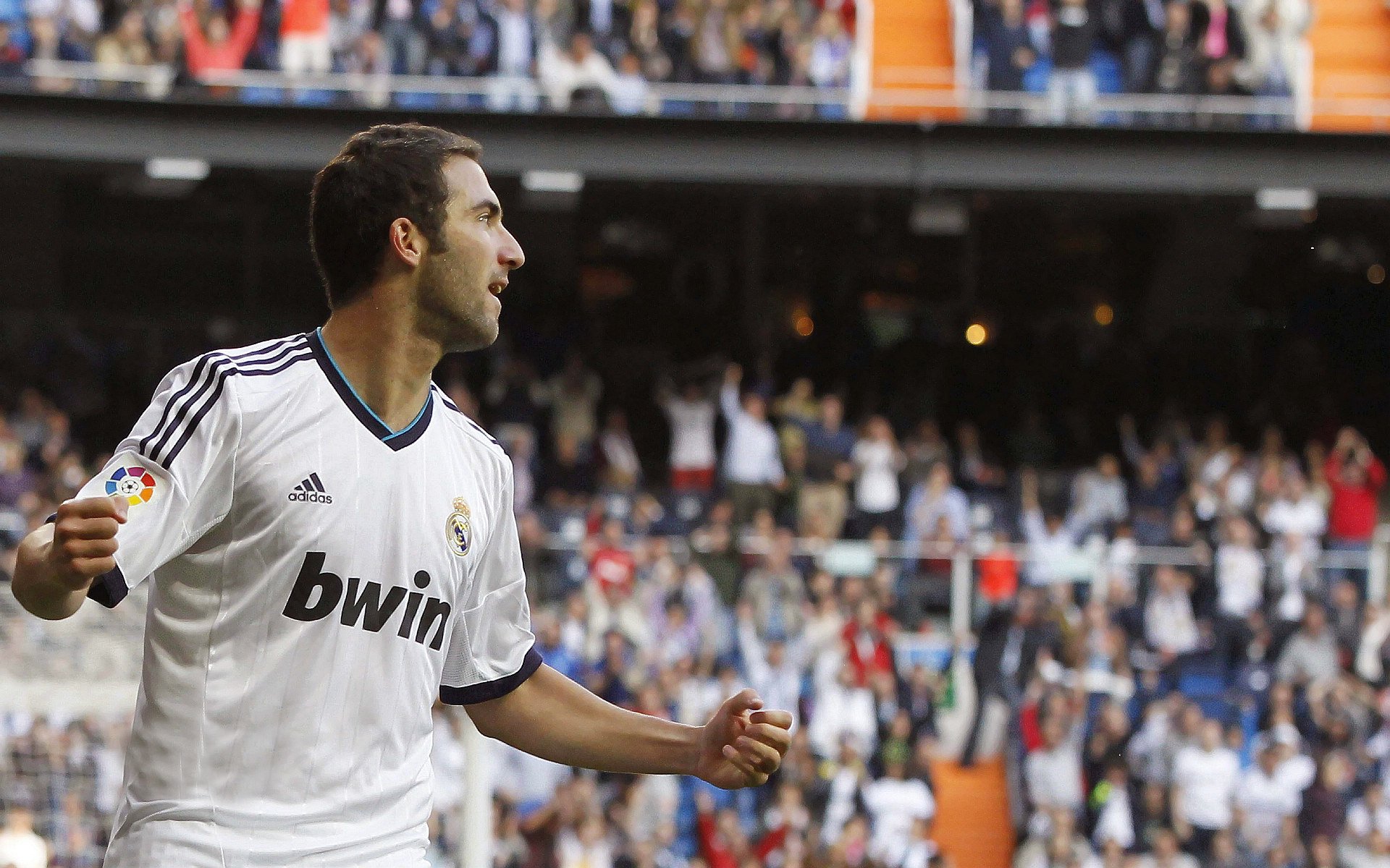 致命一击！内马尔手刃旧主，波兰上演诺坎普奇迹